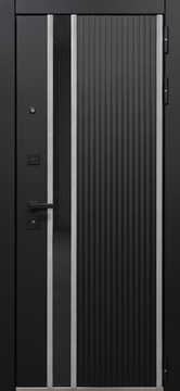 Металлическая дверь с вертикальными полосами и панелями МДФ черного цвета Металлическая дверь с вертикальными полосами и панелями МДФ черного цвета