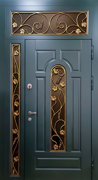Парадная металлическая термодверь с остеклением, коваными решетками и отделкой МДФ RAL Парадная металлическая термодверь с остеклением, коваными решетками и отделкой МДФ RAL