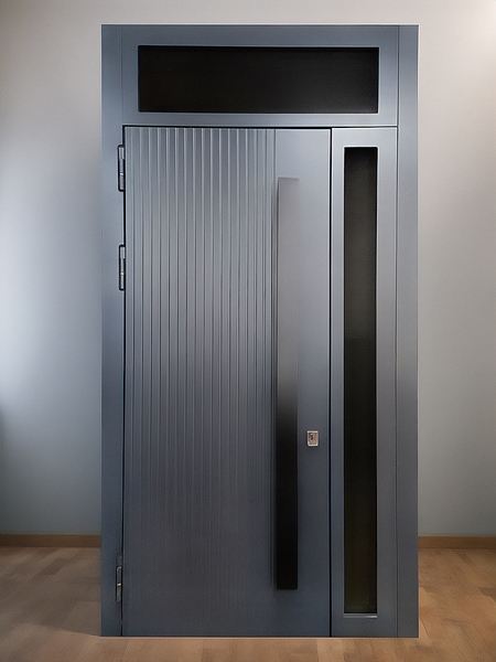 Парадная термодверь с остеклением, вставками и с бугельной ручкой Парадная термодверь с остеклением, вставками и с бугельной ручкой